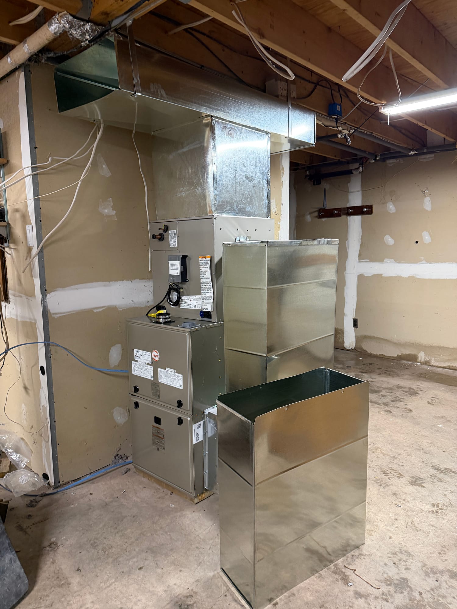 High-efficiency furnace and ductwork installed by Rays Clearflow Furnace and ductwork installed by Rays Clearflow